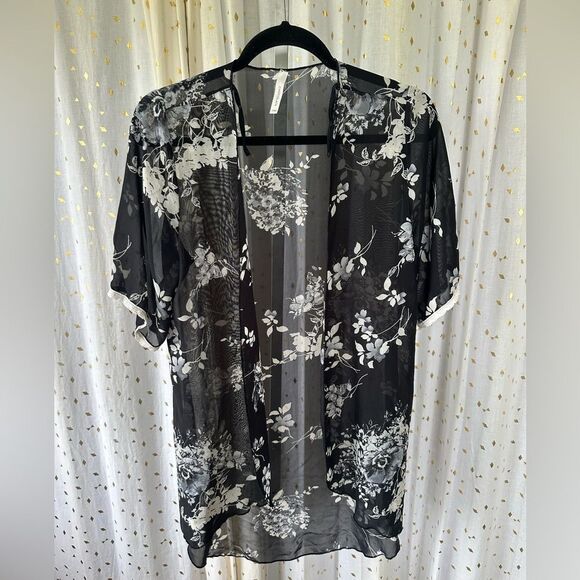 Chocolate USA Floral Sheer Short Sleeve Eyelet Lace Open Swim Cover Up Cardigan - Picture 2 of 7